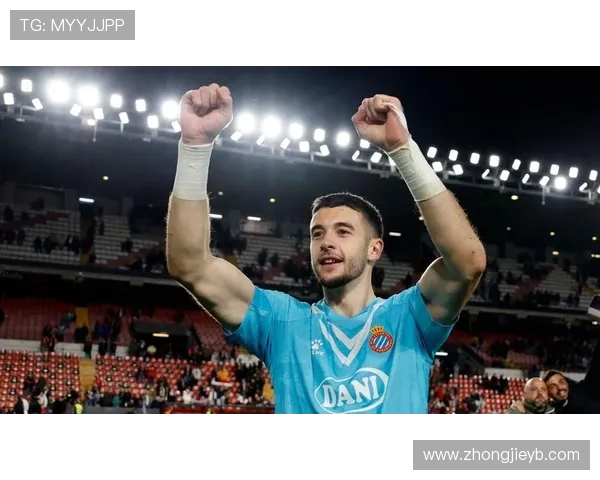 霍安 - 加西亚：巴萨新防线的沉默领袖